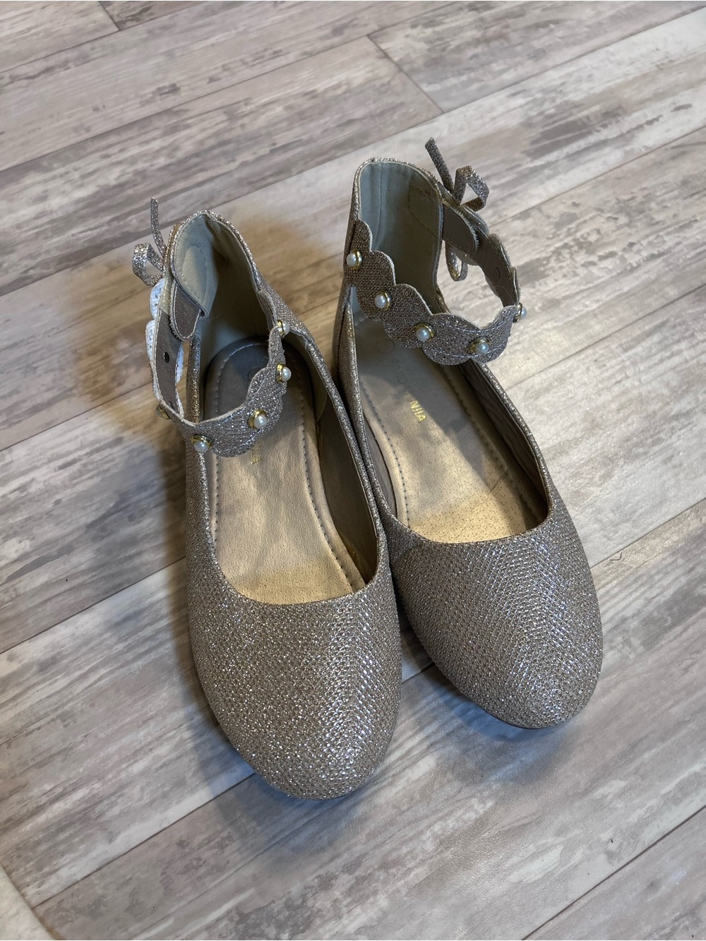 Girls Sparkly Pandaninjia Pearl Ankle-Strap Dress Flats in Gold/Silver Size 3